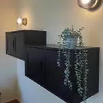 Tara Vila *
